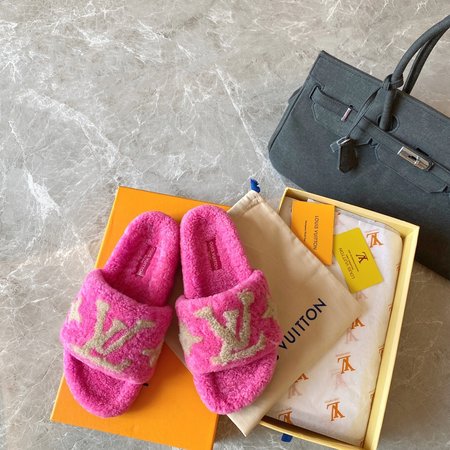 Louis Vuitton Wool slippers