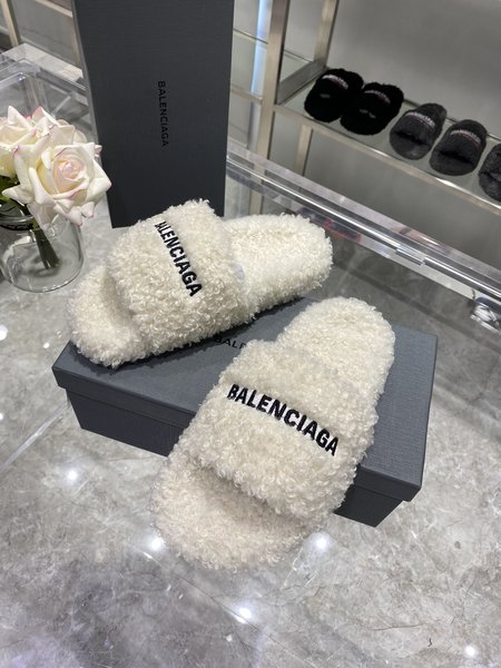 Balenciaga Political CamPaiGn Fur Slippers