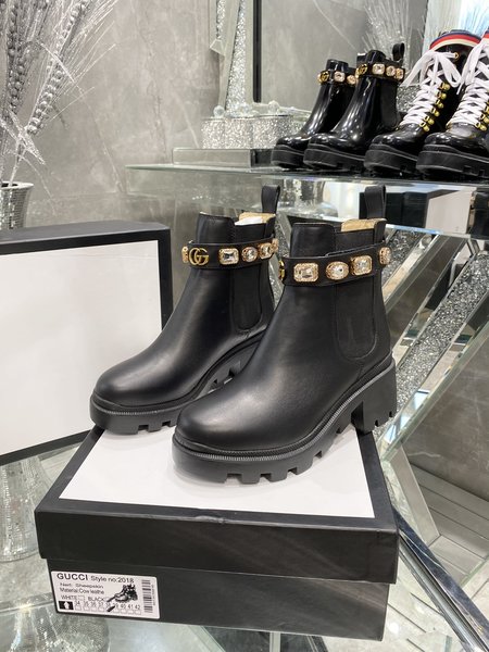 Gucci Platform ankle boots top layer cowhide GG