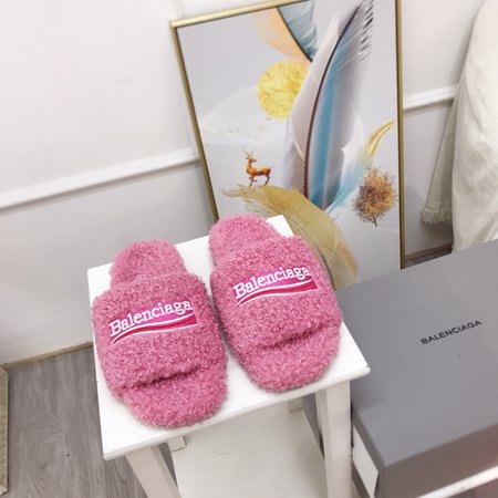 Balenciaga Furry Slippers Sheep Curl