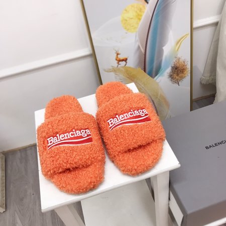 Balenciaga Furry Slippers Sheep Curl