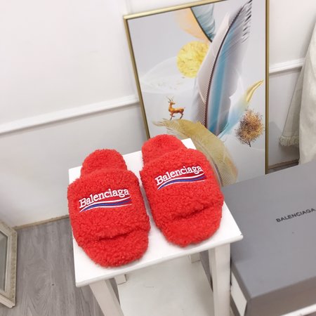 Balenciaga Furry Slippers Sheep Curl