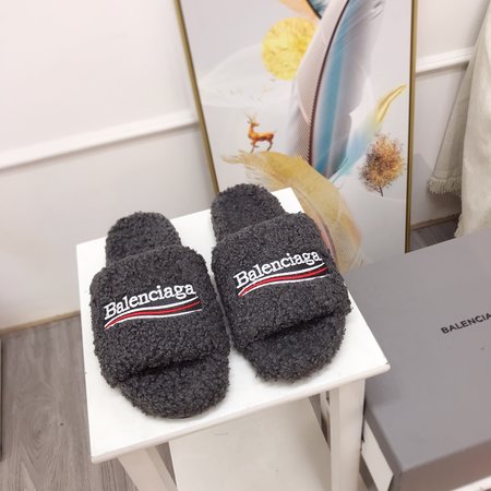 Balenciaga Furry Slippers Sheep Curl