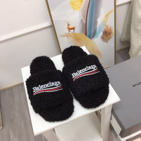 Balenciaga Furry Slippers Sheep Curl