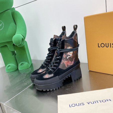 Louis Vuitton Short boots cowhide, cowhide lining, high heel: 7cm