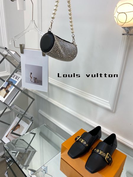 Louis Vuitton women s sheepskin shoes