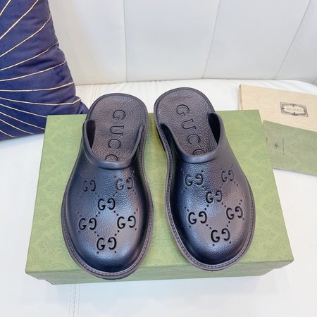 Gucci women s flat shoes