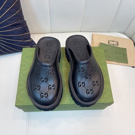 Gucci women s flat shoes