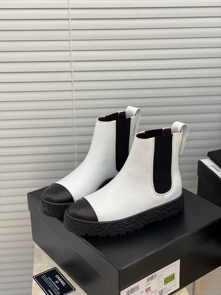 Chanel Chelsea boots calfskin