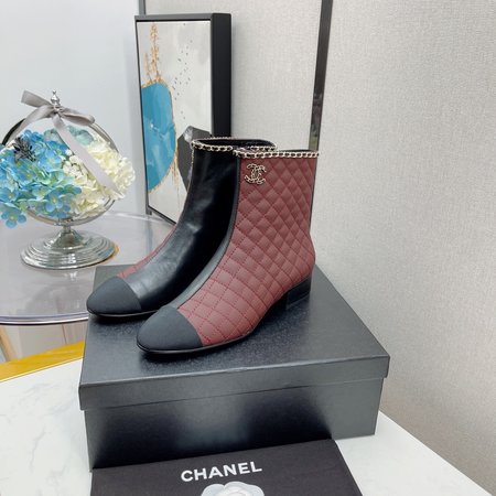 Chanel Chain rhomboid thick heel boots in lambskin