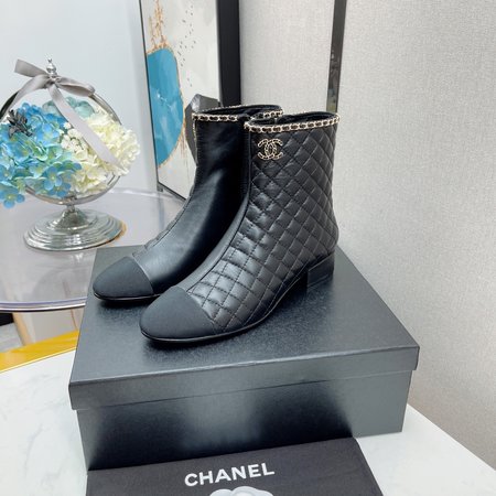 Chanel Chain rhomboid thick heel boots in lambskin