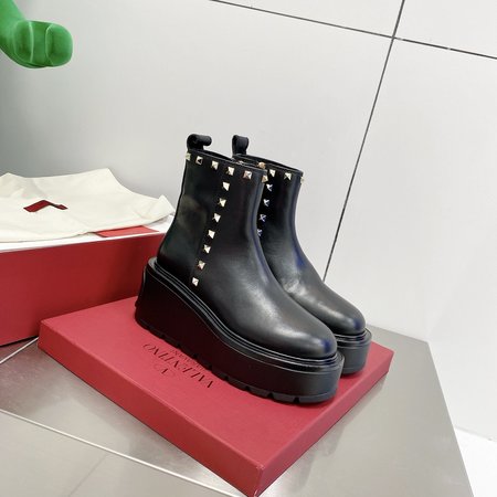 Valentino Garavani calfskin big logo and short boots