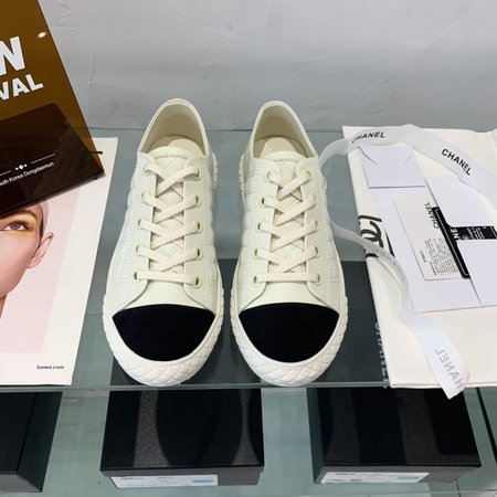 Chanel Vintage leather rhomboid Low Top casual shoes