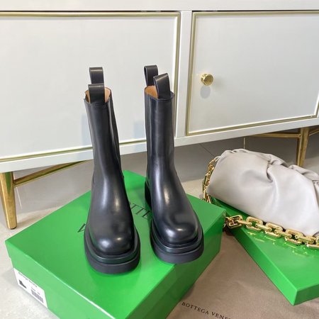 Bottega Boots cowhide lining sheepskin