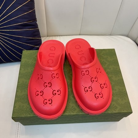 Gucci women s flat shoes