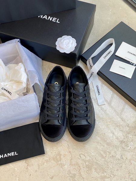 Chanel Sneakers rhombus leather patent leather black velvet