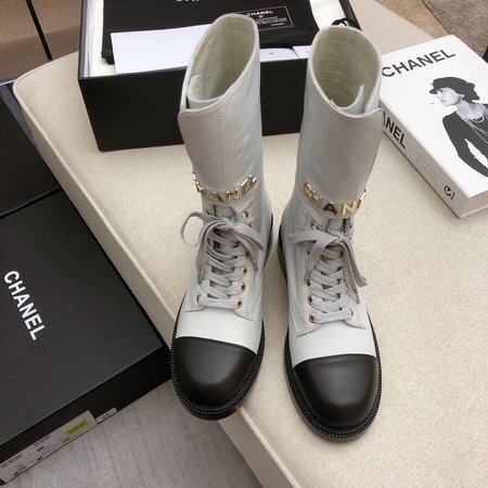 Chanel Letter logo hardware buckle Martin boots cowhide and sheepskin inner heel height: 2.5cm