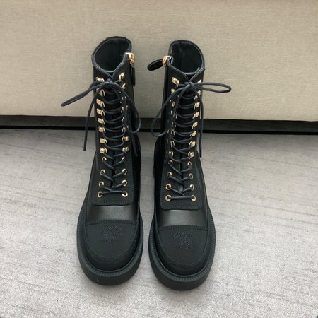 Chanel Embroidered logo women s short boots, thick-soled lace-up round toe Martin boots, patent leather heel height: 4.5cm