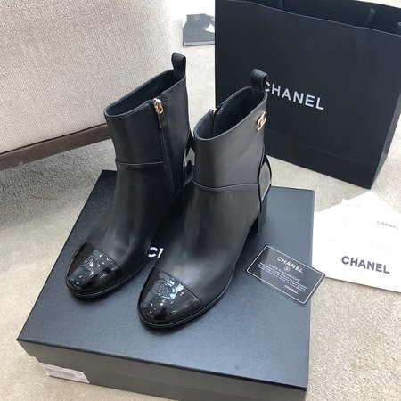 Chanel Vintage boots in sheepskin