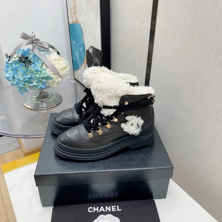 Chanel Lace-up snow boots