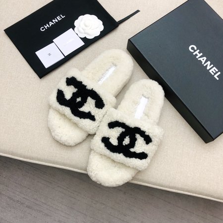 Chanel Wool slippers lamb wool