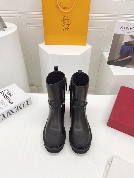 Valentino Rockstud boots calfskin