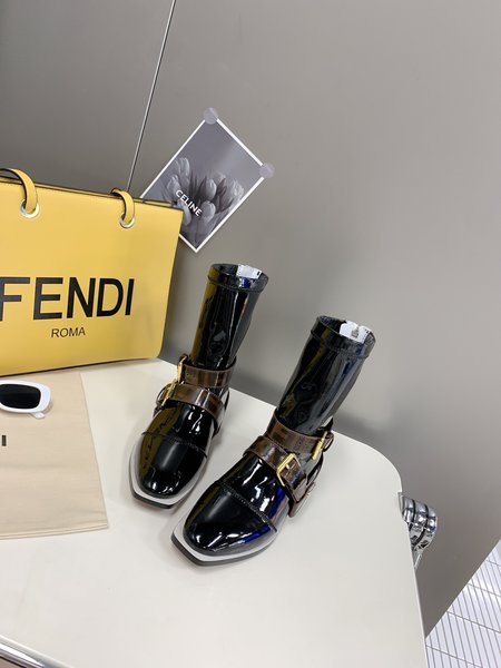 Fendi Classic boots patent leather