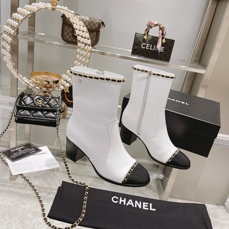 Chanel Chain thick heel boots in sheepskin