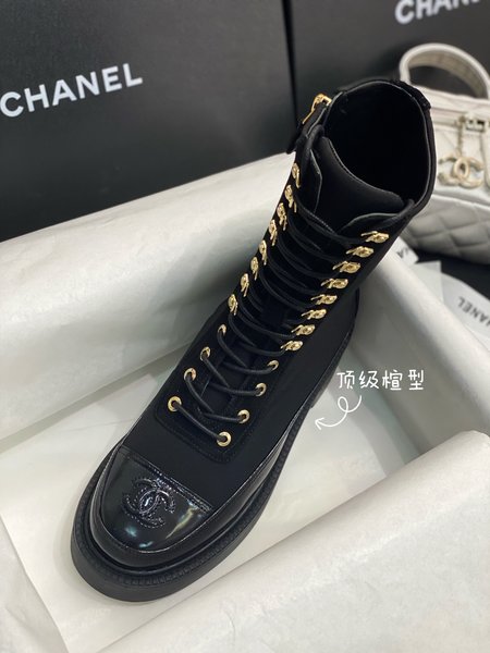 Chanel CC lace-up platform high boots patent leather/cowhide lining goatskin