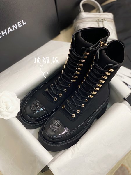 Chanel CC lace-up platform high boots patent leather/cowhide lining goatskin