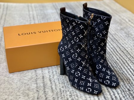 Louis Vuitton classic printed woolen boots