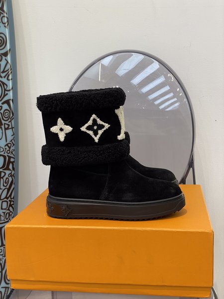 Louis Vuitton Snow boots fur