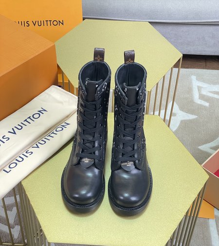 Louis Vuitton Flat Martin Boots Ankle Boots Silver V Calfskin Inner Cowhide