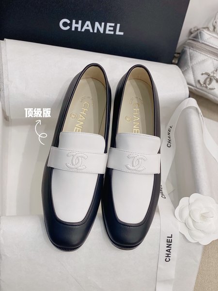 Chanel Vintage CC Flat Loafers