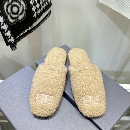 Balenciaga Furry slippers wool