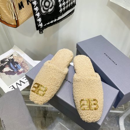 Balenciaga Furry slippers wool