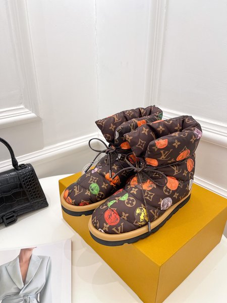 Louis Vuitton down snow boots