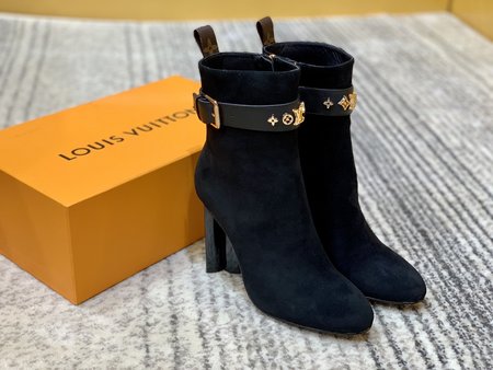 Louis Vuitton Classic women s boots cowhide lining and lambskin heel height: 9.5cm