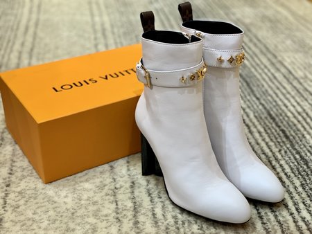 Louis Vuitton Classic women s boots cowhide lining and lambskin heel height: 9.5cm