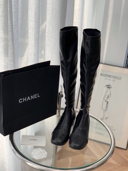 Chanel Vintage Camellia series stretch boots