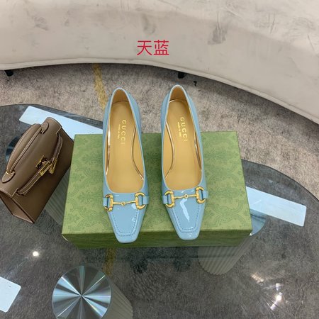 Gucci Square head horseshoe buckle design women s shoes patent leather inner lining sheepskin heel height 6.5cm