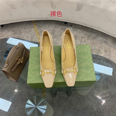 Gucci Square head horseshoe buckle design women s shoes patent leather inner lining sheepskin heel height 6.5cm