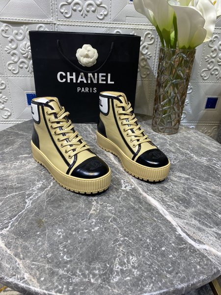 Chanel Advanced sports system with multiple textures