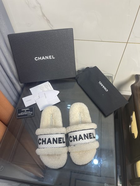 Chanel Wool slippers