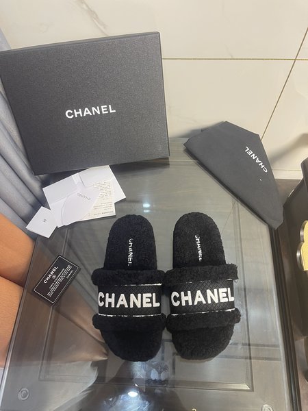 Chanel Wool slippers