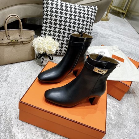 Hermes Kelly buckle ankle boots with a height of 6.5cm