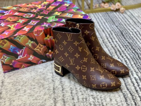 Louis Vuitton Ankle boots heel metal logo Italian cowhide