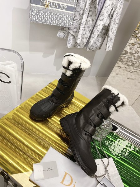 Dior sporty fur boots