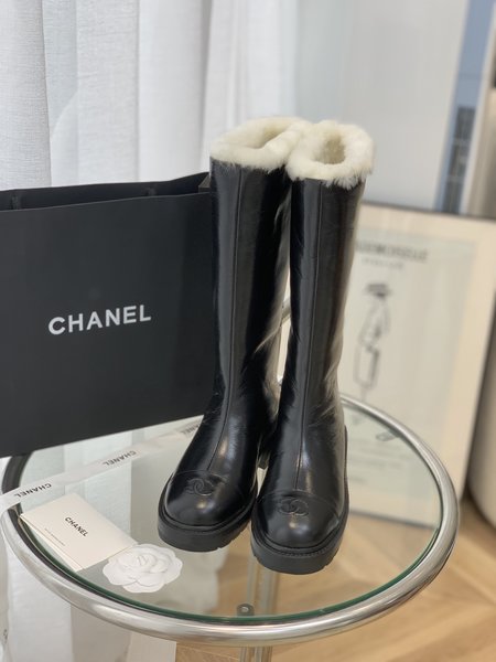 Chanel Wool lining boots with a heel height of about 4cm