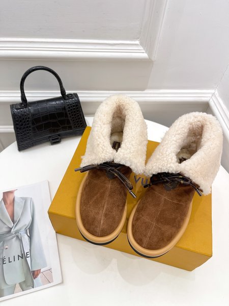 Louis Vuitton wool snow boots